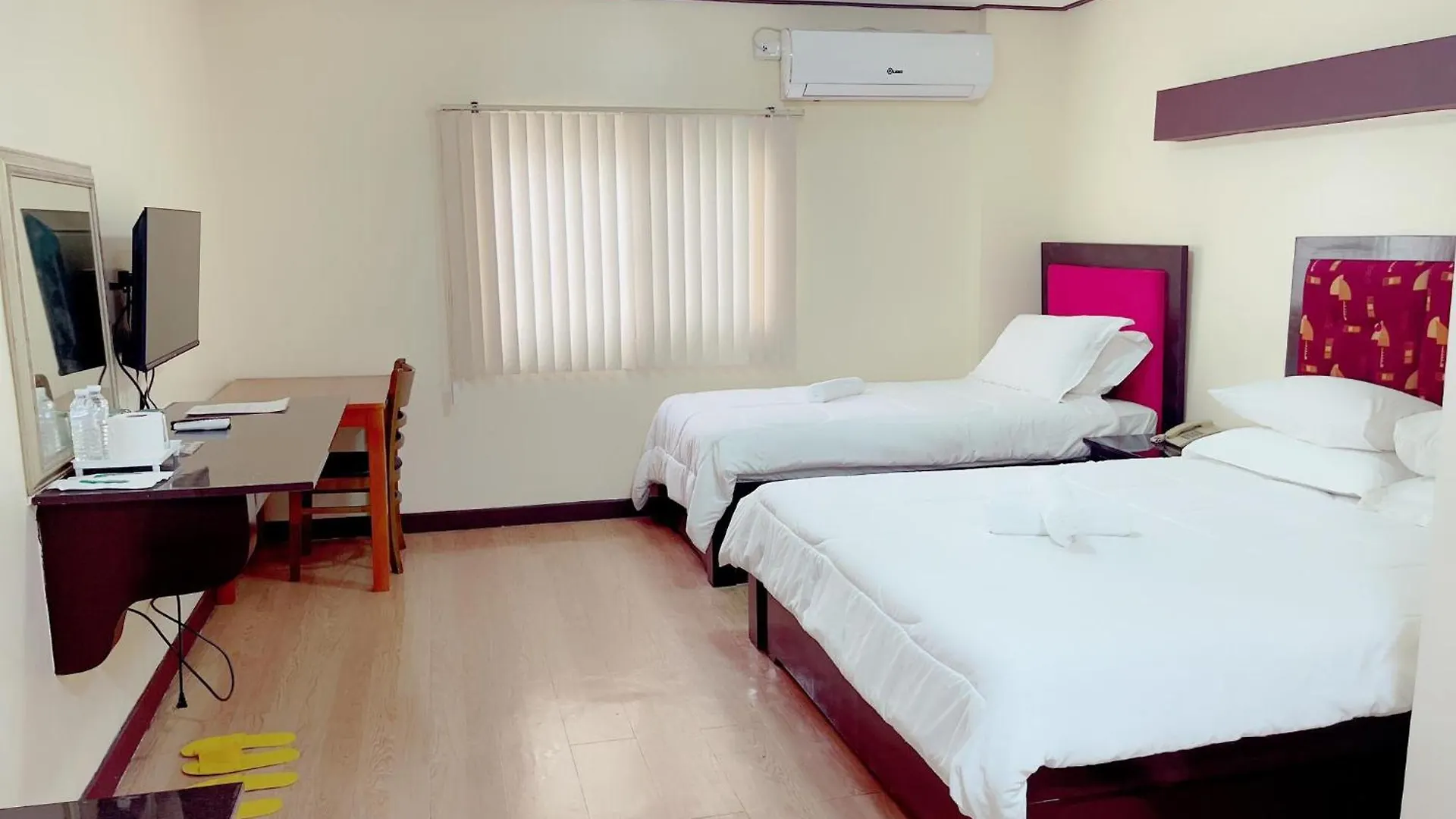 Jun And Helen Hotel And Restaurant Angeles Philippines